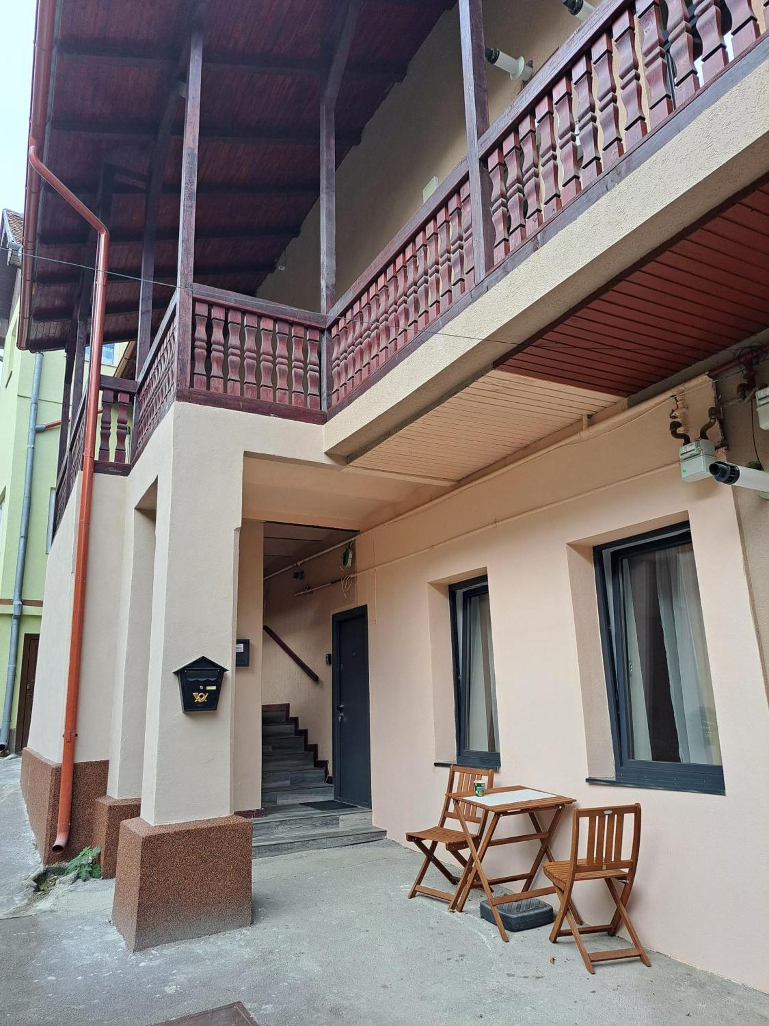 Cosy Studio In The Heart Of Braşov Exterior foto